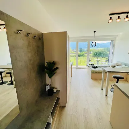 Komfortny Apartmnan Blizko Centra Lm Appartamento *